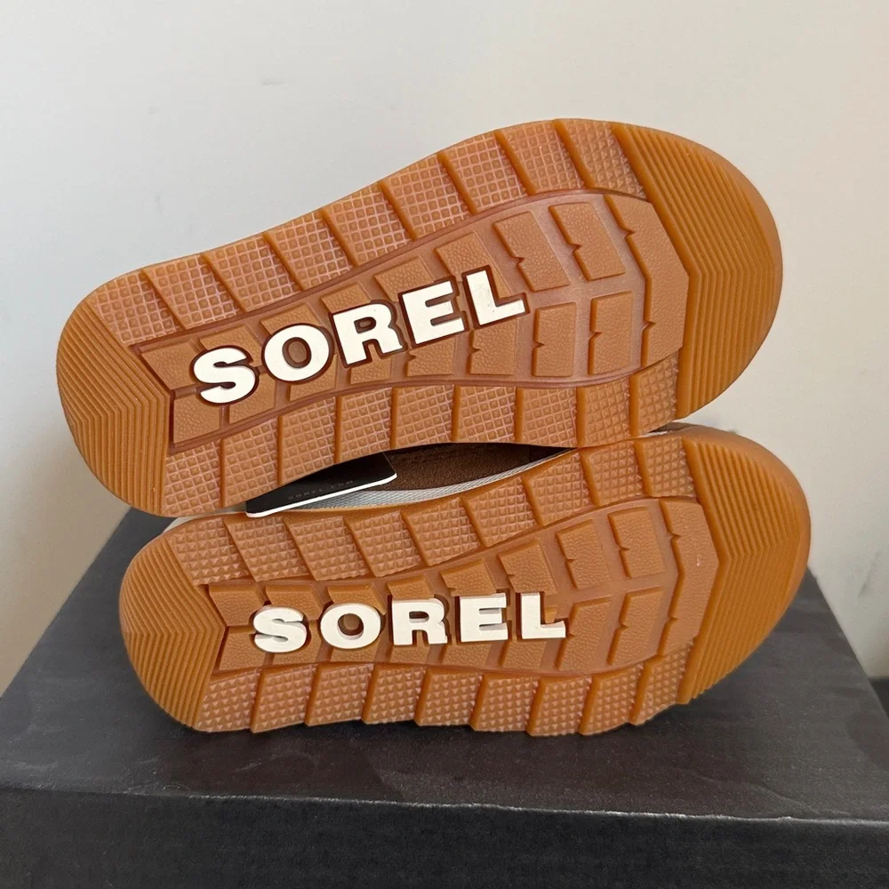 Sorel Whitney II Joan Lace Boots Brown suede leather lace up. NWT